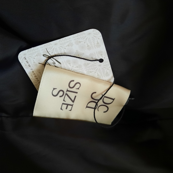 DANCASSAB QUEEN JACKET NEW WITH TAG - Picture 14 of 14